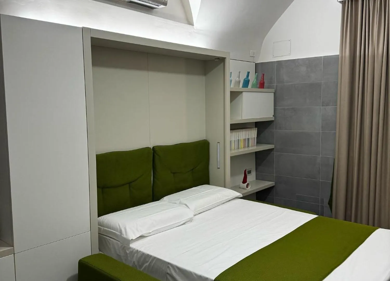 Suite Conte 3 - Appartamento Nel Cuore Di Napoli Italy