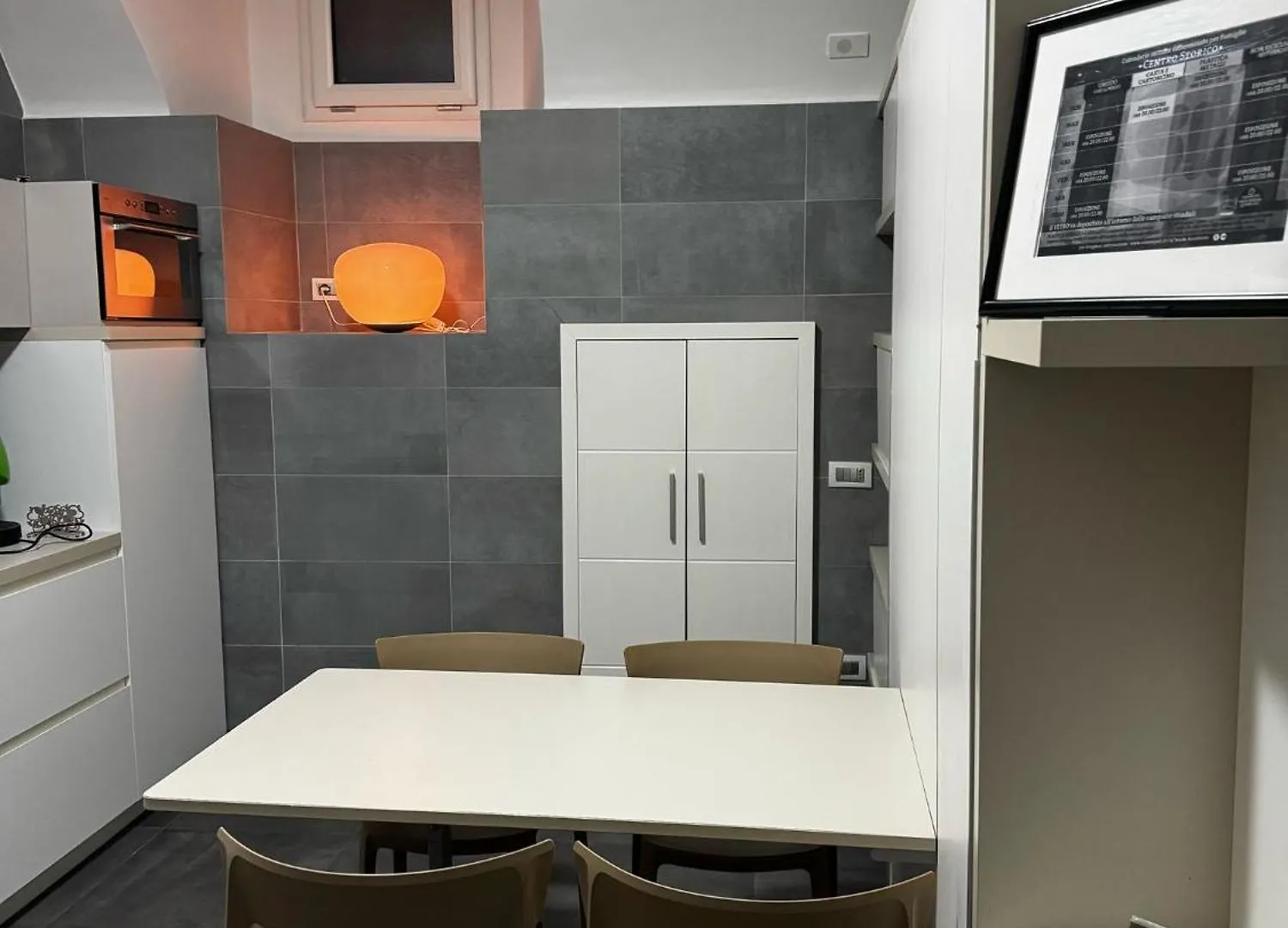 Apartment Suite Conte 3 - Appartamento Nel Cuore Di Napoli