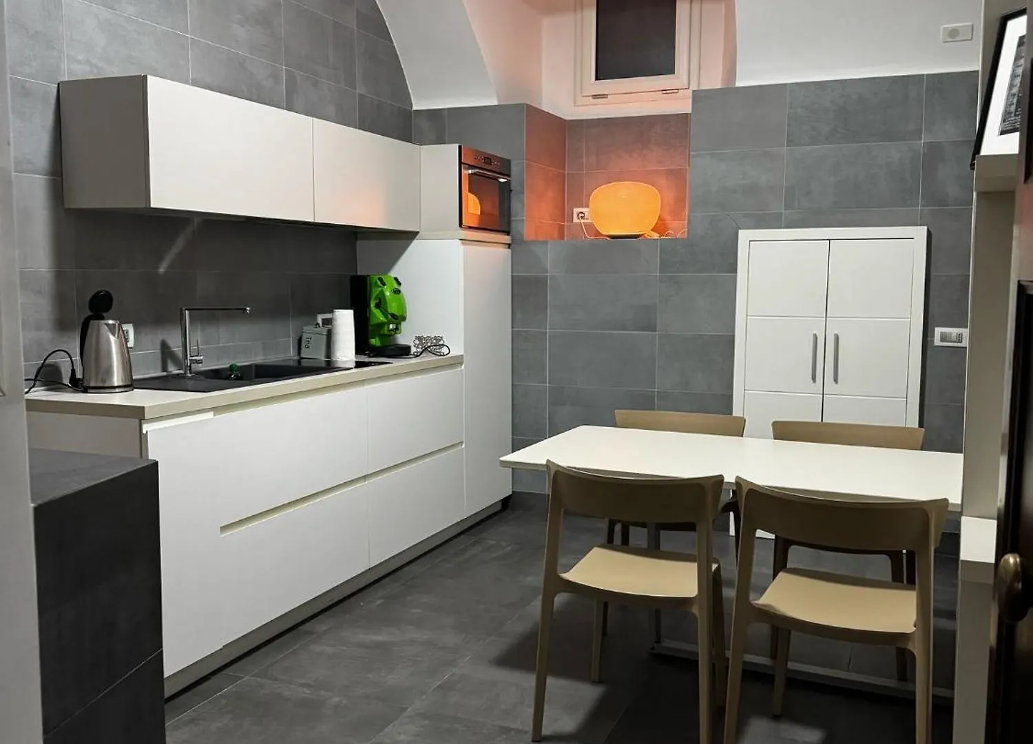 Apartment Suite Conte 3 - Appartamento Nel Cuore Di Napoli
